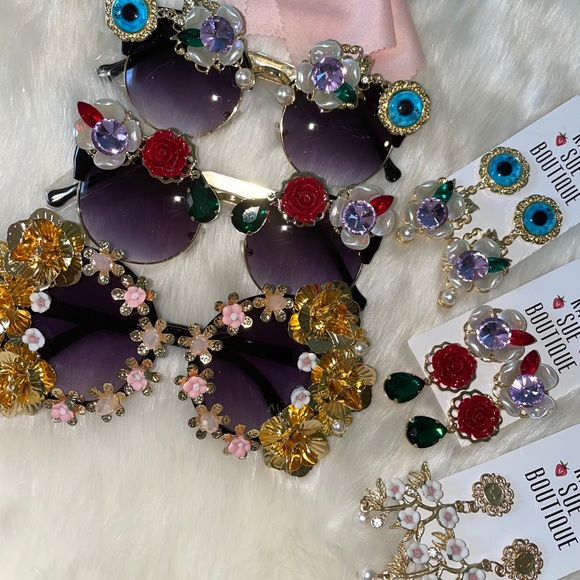 Luxurious Unique Sunglasses Set - Picture 5 of 5